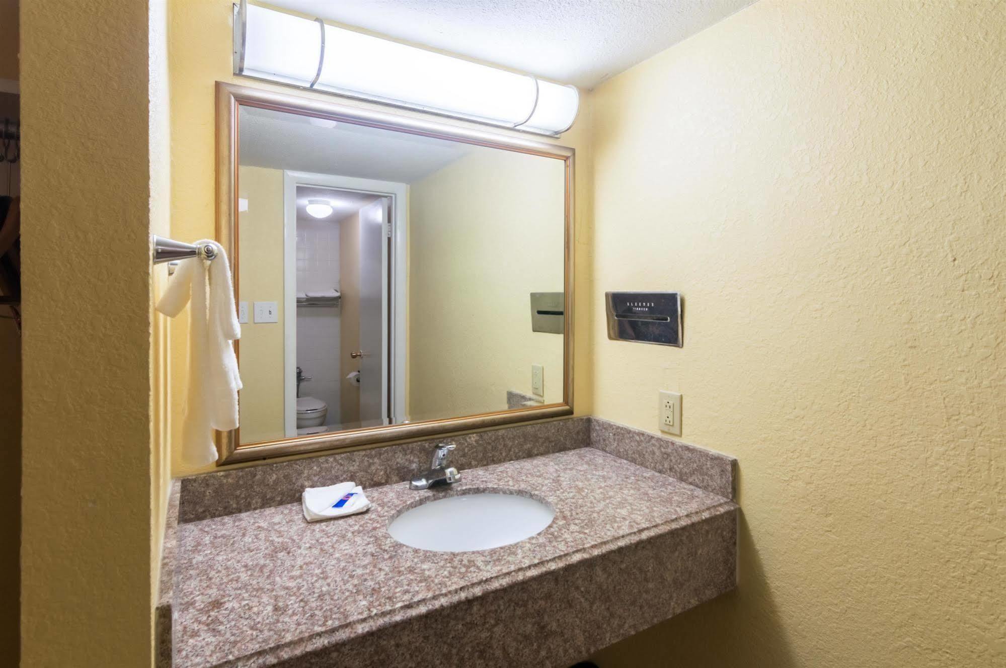 Delux Inn Wichita Falls Zewnętrze zdjęcie