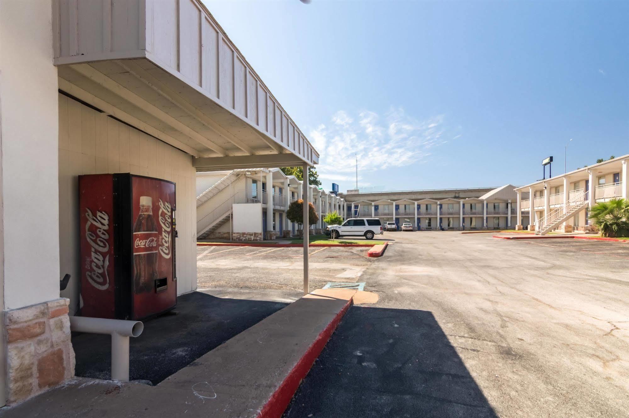 Delux Inn Wichita Falls Zewnętrze zdjęcie
