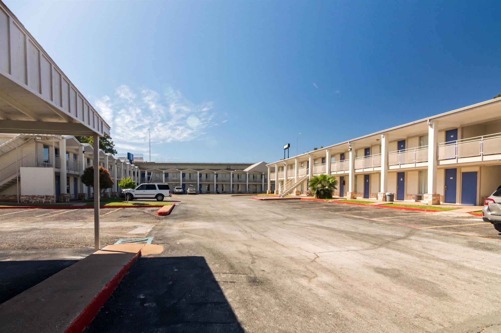 Delux Inn Wichita Falls Zewnętrze zdjęcie